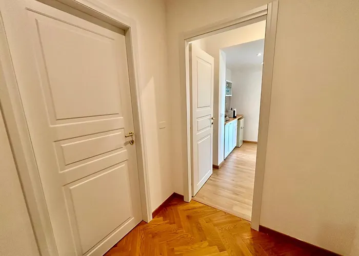 Living Flaminio - Parziale - Ad Uso Turistico *